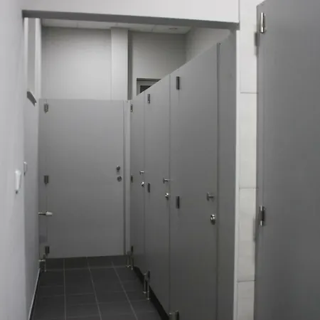 Center بيت شباب غدينيا